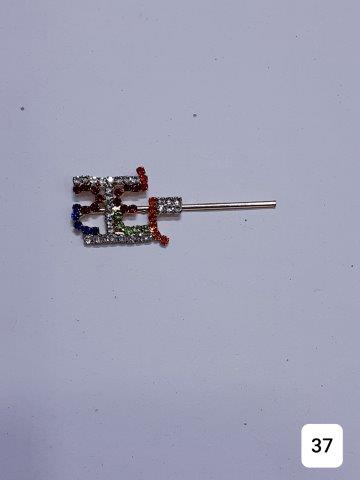 GOLDEN 2''WRITTEN WITH RADHE NAMED WITH VERY SHINY STONES.