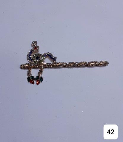 GOLDEN 5'' VERY ATTRACTIVE PEACOCK DESIGN DECORATED WITH STONES AND LATKAN BANSURI.