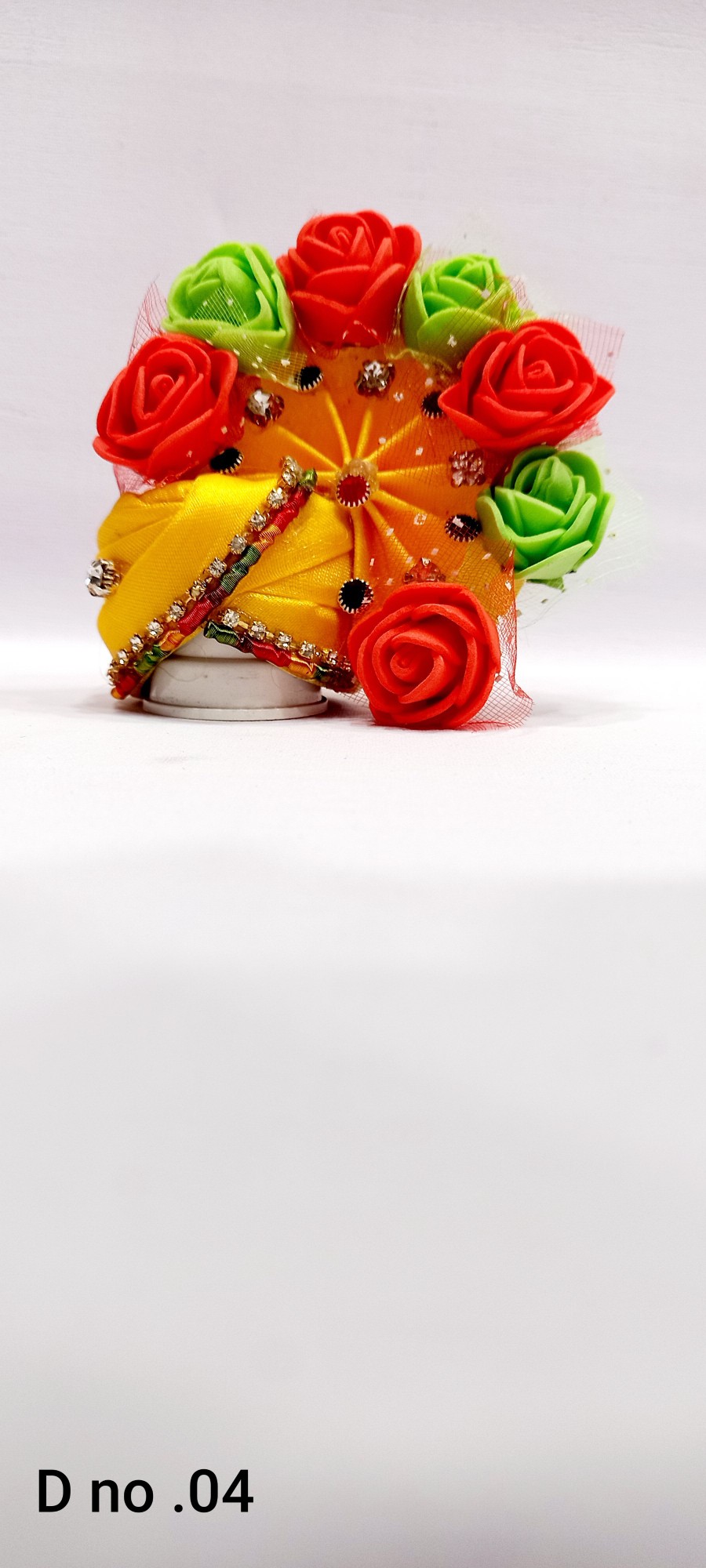 Decorated pagdi with chain,stones and flowers