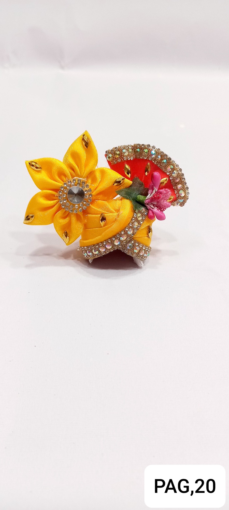 Decorated pagdi with lace, flowers,stones and reboli